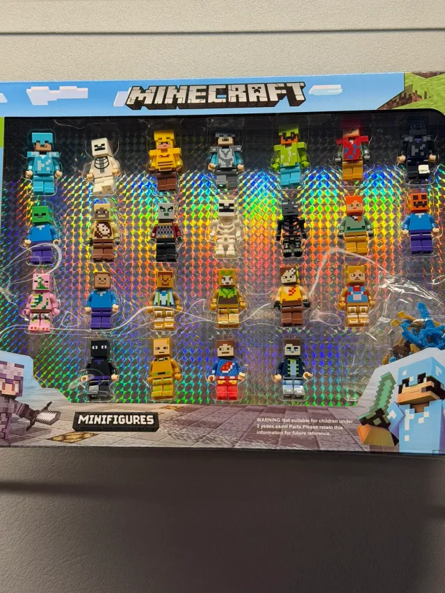 Набір мініфігурок Minecraft 24 шт зі зброєю – подарунок для фанатів гри Майнкрафт